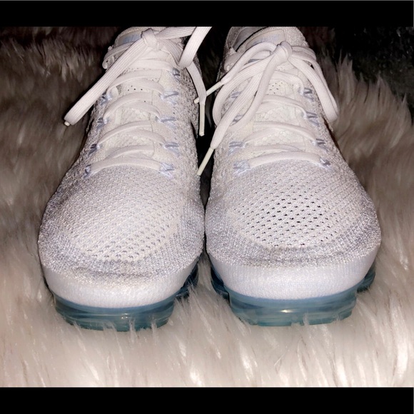 NIKE Air Vapormax Flyknit in Explorer Light - Picture 6 of 8